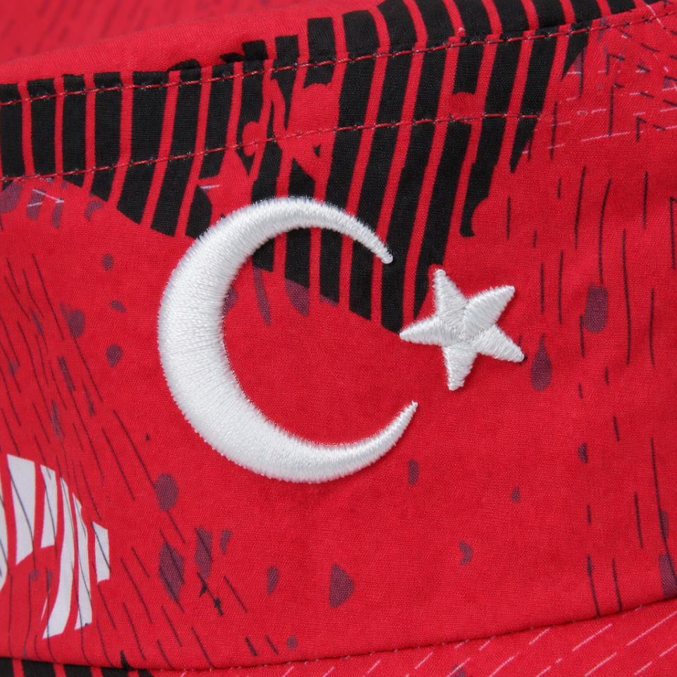 TÜRKİYE MİLLİ TAKIMI GEOMETRİK DESENLİ KOVA ŞAPKA