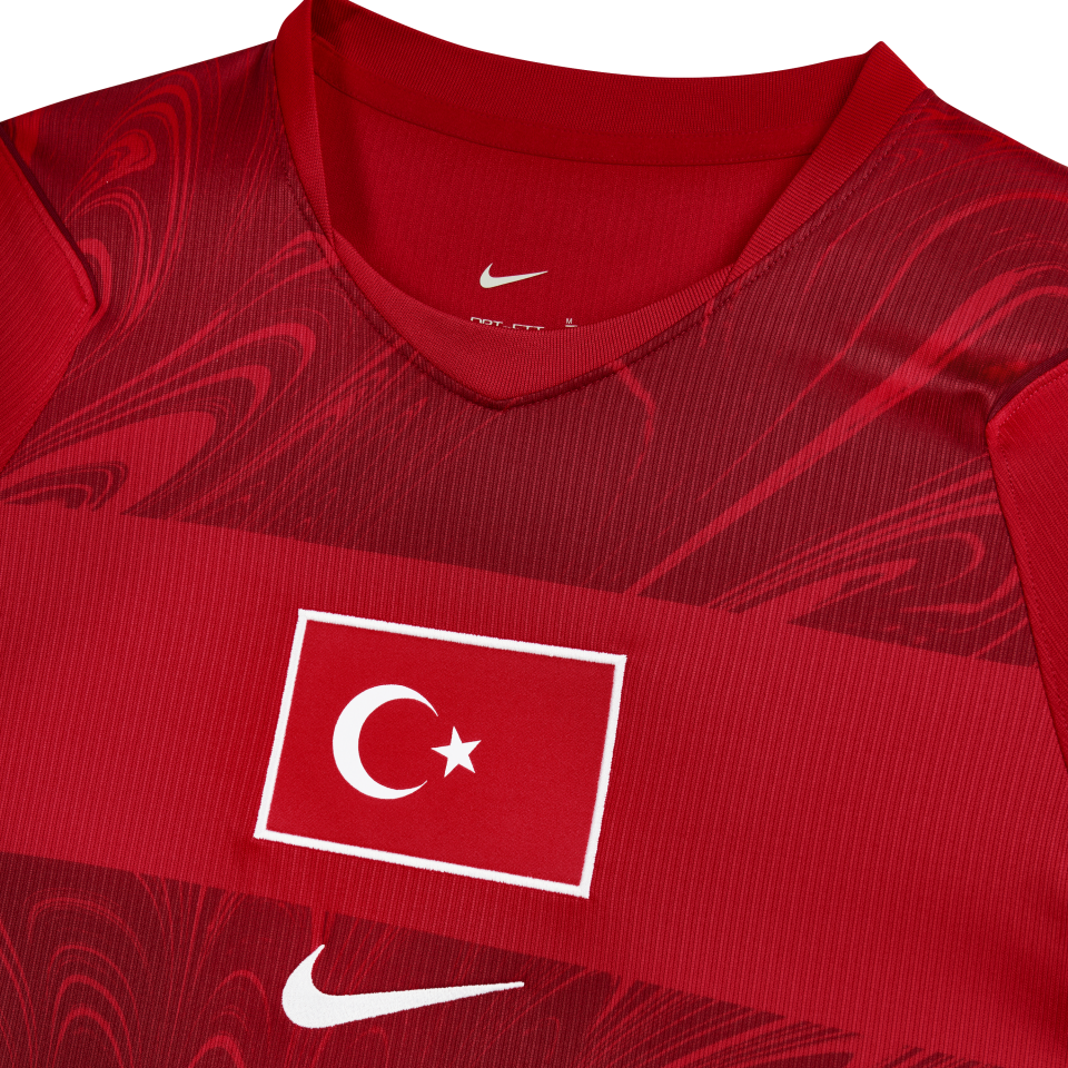 Türkiye Milli Takım Nike 2026 İç Saha Stadyum Forması - Kırmızı