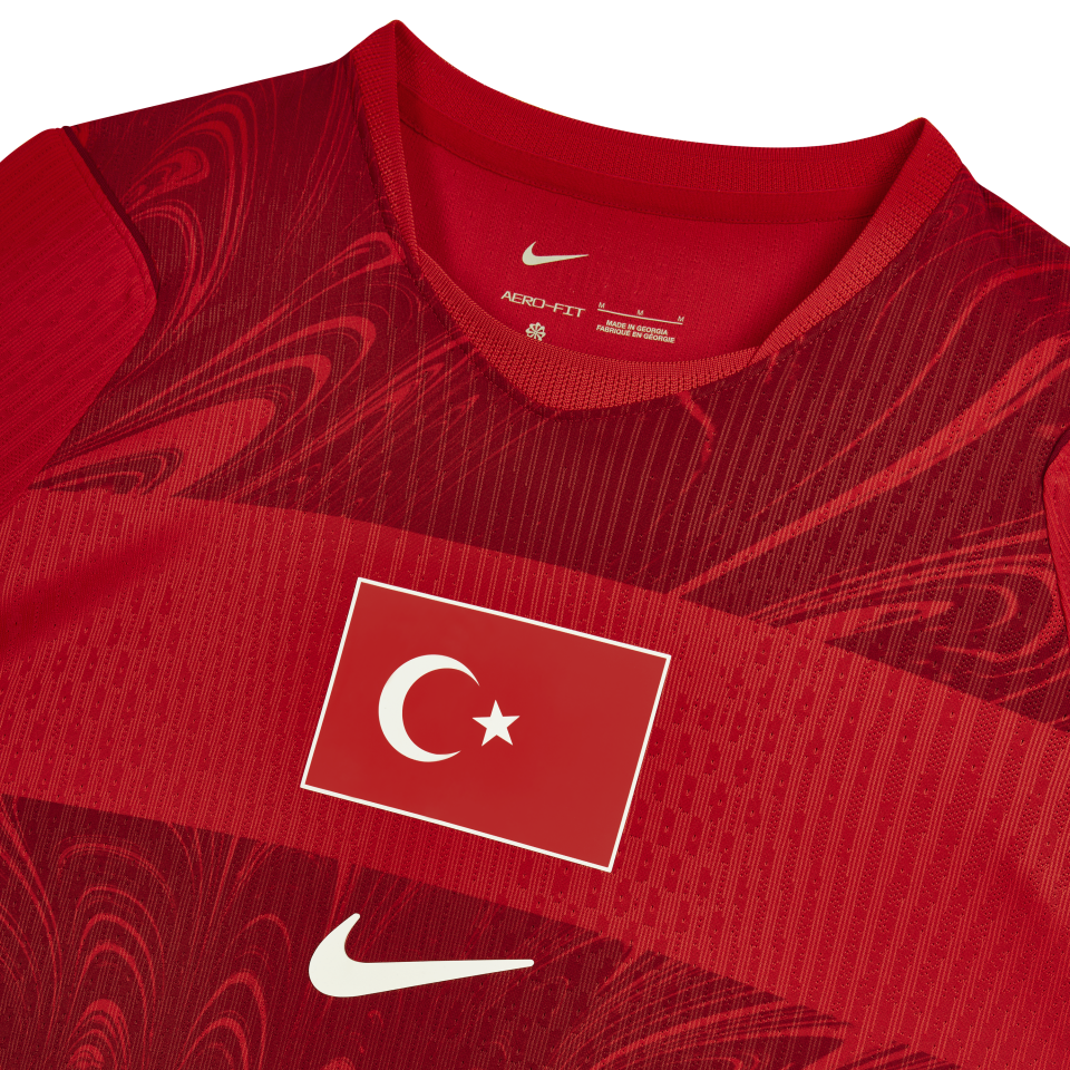 Türkiye Milli Takım Nike İç Saha Maç Forması - Kırmızı