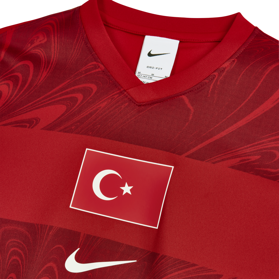 ÇOCUK İÇ SAHA TARAFTAR FORMASI KIRMIZI L