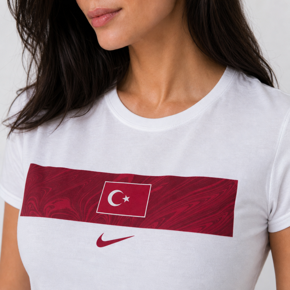 NIKE KADIN  TÜRKİYE T-SHİRT