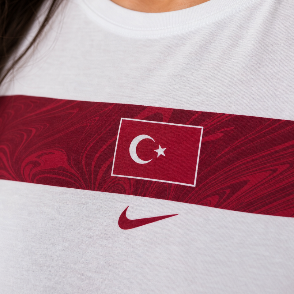NIKE KADIN  TÜRKİYE T-SHİRT